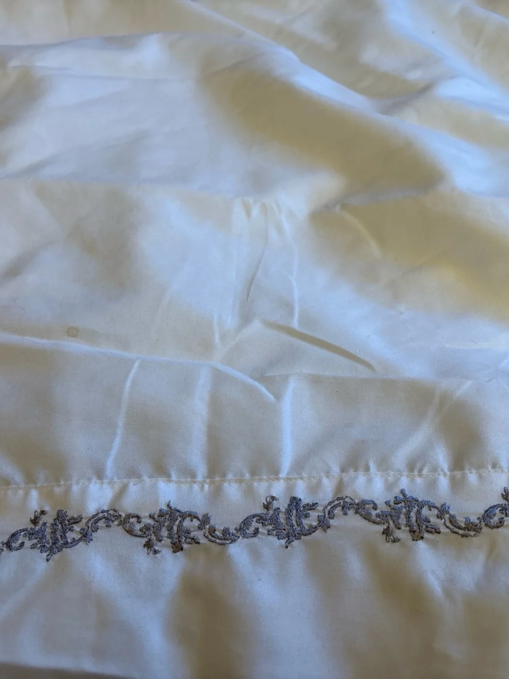 Martha Stewart Collection Queen Size White Bed Sheet #marthastewart #bedding use